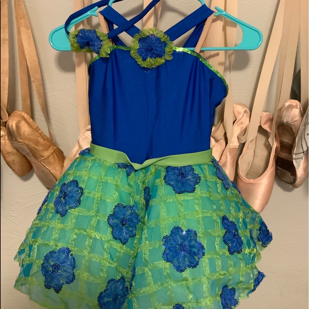 Revolution ballet costume size child medium.